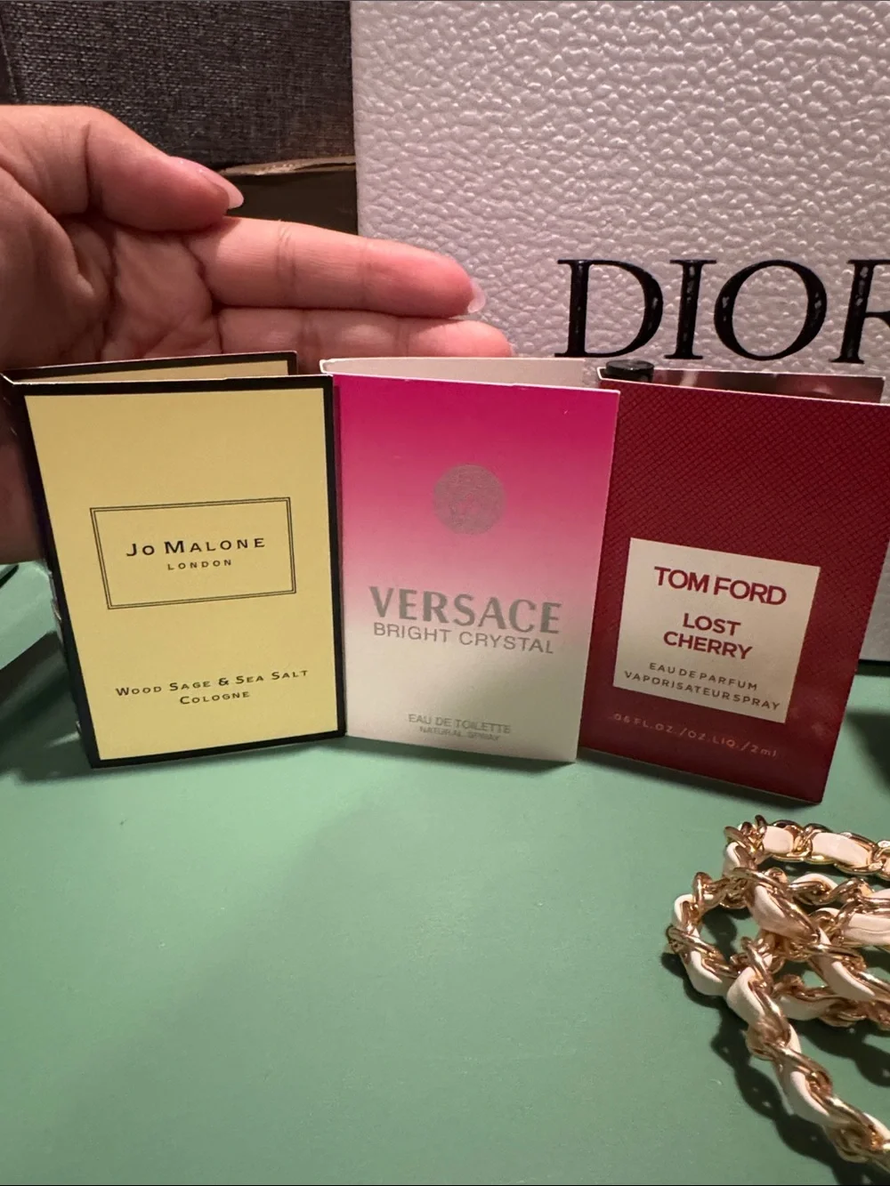 New GWP Dior Round Cosmetic Case with free perfume samples